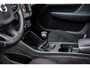 Volvo XC40 1.5 T2 Momentum Core | Trekhaak | Navigatie | Climate control | Apple Carplay / Android Auto | Parkeersensoren achter | Dealer onderhouden | Cruise Control |