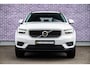Volvo XC40 1.5 T2 Momentum Core | Trekhaak | Navigatie | Climate control | Apple Carplay / Android Auto | Parkeersensoren achter | Dealer onderhouden | Cruise Control |