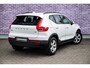 Volvo XC40 1.5 T2 Momentum Core | Trekhaak | Navigatie | Climate control | Apple Carplay / Android Auto | Parkeersensoren achter | Dealer onderhouden | Cruise Control |