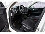Volvo XC40 1.5 T2 Momentum Core | Trekhaak | Navigatie | Climate control | Apple Carplay / Android Auto | Parkeersensoren achter | Dealer onderhouden | Cruise Control |