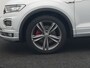 Volkswagen T-Roc 1.5 TSI R-Line 150pk Dealer O.H. | Trekhaak Afn. | Panodak | Adaptive Cruise | Camera | Sportstoelen Verwarmd | Keyless | Apple Carplay | Blis | LED Koplampen | Navigatie | DAB |