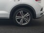 Volkswagen T-Roc 1.5 TSI R-Line 150pk Dealer O.H. | Trekhaak Afn. | Panodak | Adaptive Cruise | Camera | Sportstoelen Verwarmd | Keyless | Apple Carplay | Blis | LED Koplampen | Navigatie | DAB |