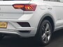 Volkswagen T-Roc 1.5 TSI R-Line 150pk Dealer O.H. | Trekhaak Afn. | Panodak | Adaptive Cruise | Camera | Sportstoelen Verwarmd | Keyless | Apple Carplay | Blis | LED Koplampen | Navigatie | DAB |