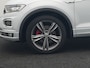 Volkswagen T-Roc 1.5 TSI R-Line 150pk Dealer O.H. | Trekhaak Afn. | Panodak | Adaptive Cruise | Camera | Sportstoelen Verwarmd | Keyless | Apple Carplay | Blis | LED Koplampen | Navigatie | DAB |