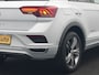Volkswagen T-Roc 1.5 TSI R-Line 150pk Dealer O.H. | Trekhaak Afn. | Panodak | Adaptive Cruise | Camera | Sportstoelen Verwarmd | Keyless | Apple Carplay | Blis | LED Koplampen | Navigatie | DAB |