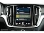 Volvo V60 2.0 B3 Business Pro | Trekhaak | Camera | Adaptieve cruise | Stuur en stoelverw. | rijklaar | MHEV