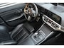 BMW 3-Serie Touring 330e High Executive | M Pakket | Pano | HUD | ACC | Stoelverw. | LED | Flippers | NL Auto | Helder glas