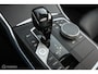 BMW 3-Serie Touring 330e High Executive | M Pakket | Pano | HUD | ACC | Stoelverw. | LED | Flippers | NL Auto | Helder glas