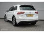Volkswagen Tiguan 2.0 TSI 4Motion Highline Business R | Virtual | ACC | Pano | Trekhaak | AWD | All season | recent onderhoud | R-line | Full options