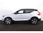 Volvo XC40 B5 AWD R-Design - Harman Kardon audio - Full LED met bochtenverlichting - Draadloos telefoon opladen - Verwarmbare voorstoelen & stuurwiel - Parkeersensoren voor & achter - Parkeercamera achter - Elektr. bedienbare kindersloten achter - Getint glas v.a. de B-stijl - 2100 kg trekgewicht - Elektr. inklapbare trekhaak - 20 inch LMV