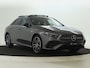Mercedes-Benz A-klasse 250 e Business Solution AMG | AMG Line Plus pakket | Trekhaak | Nightpakket  | 360°-camera | Dodehoekassistent | Antidiefstalpakket  | Inclusief 24 maanden Mercedes-Benz Certified garantie voor Europa.