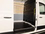 Volkswagen Crafter 35 2.0 TDI L3H3 Comfortline EURO VI 140 pk Automaat | Verlengde garantie | Navigatie | Trekhaak | Parkeersensoren | Achteruitrijcamera | Cruise control |