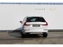 Volvo XC60 T5 250PK Automaat R-Design Adaptieve cruise control / Semi elektrisch wegklapbare trekhaak / Apple Carplay / Stoel en stuurwielverwarming / Parkeersensoren voor en achter met parkeercamera