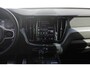 Volvo XC60 T5 250PK Automaat R-Design Adaptieve cruise control / Semi elektrisch wegklapbare trekhaak / Apple Carplay / Stoel en stuurwielverwarming / Parkeersensoren voor en achter met parkeercamera