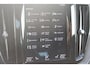 Volvo XC60 T5 250PK Automaat R-Design Adaptieve cruise control / Semi elektrisch wegklapbare trekhaak / Apple Carplay / Stoel en stuurwielverwarming / Parkeersensoren voor en achter met parkeercamera
