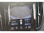 Volvo XC60 T5 250PK Automaat R-Design Adaptieve cruise control / Semi elektrisch wegklapbare trekhaak / Apple Carplay / Stoel en stuurwielverwarming / Parkeersensoren voor en achter met parkeercamera