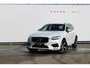 Volvo XC60 T5 250PK Automaat R-Design Adaptieve cruise control / Semi elektrisch wegklapbare trekhaak / Apple Carplay / Stoel en stuurwielverwarming / Parkeersensoren voor en achter met parkeercamera