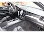 Volvo XC60 T6 Recharge AWD R-Design | Stoelverwarming | Trekhaak | Panoramadak | Parkeercamera | BLIS | Pilot Assist | Keyless