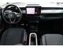 Volkswagen ID. Buzz Pro Bulli Limited Edition 86 kWh LWB 7p. 286PK / 210kW, LED Matrix (IQ.Lights), 360° rondomzichcamera (area view), head-up display, 3-zone Climatronic, Soundsysteem "Harman Kardon", Apple Carplay & Android Auto, verwarmbare voorstoelen, verwarmbaar stuurwiel, 7 volwaardige zitplaatsen, dodehoekdetectie (Side Assist), autonome parkeerfunctie (Park Assist Pro), achteruitrijcamera (rear view), draadloze telefoonlader, dynamische grootlichtassistent, 20'' LMV 'Stockton', DAB+, adaptieve cruise control (acc), parkeersensoren voor en achter (pdc), elektrisch verstel-, verwarm- en inklapbare buitenspiegels etc.