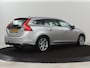 Volvo V60 1.6 T3 Momentum | Automaat | Trekhaak | Camera | Navigatie | Climate control | Parkeerhulp | Half leder | Bluetooth | Cruise control