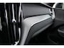 Volvo XC60 2.0 T6 Plug-in hybrid AWD Plus Black Edition R-Design | Nieuw | Pano | Head-up | ACC |