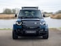 Land Rover Defender 110 2.0 P300e 110 X-Dynamic l 6 Persoons l Treeplanken l Schuif- /kantel Pano l Adapt. Cruise l Black Pack l Clearsight l 360 Camera