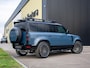 Land Rover Defender 110 2.0 P300e 110 X-Dynamic l 6 Persoons l Treeplanken l Schuif- /kantel Pano l Adapt. Cruise l Black Pack l Clearsight l 360 Camera