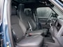 Land Rover Defender 110 2.0 P300e 110 X-Dynamic l 6 Persoons l Treeplanken l Schuif- /kantel Pano l Adapt. Cruise l Black Pack l Clearsight l 360 Camera
