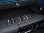 Land Rover Defender 110 2.0 P300e 110 X-Dynamic l 6 Persoons l Treeplanken l Schuif- /kantel Pano l Adapt. Cruise l Black Pack l Clearsight l 360 Camera