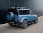 Land Rover Defender 110 2.0 P300e 110 X-Dynamic l 6 Persoons l Treeplanken l Schuif- /kantel Pano l Adapt. Cruise l Black Pack l Clearsight l 360 Camera