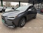Lexus NX 350h AWD Luxury Line | LEDER | CAMERA | LED LAMPEN | ADAPTIEVE CRUISE | DODEHOEK DETECTIE | HUD DISPLAY | STUURVERWARMING/VERWARMDE STOELEN | NAVIGATIE |