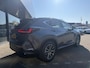 Lexus NX 350h AWD Luxury Line | LEDER | CAMERA | LED LAMPEN | ADAPTIEVE CRUISE | DODEHOEK DETECTIE | HUD DISPLAY | STUURVERWARMING/VERWARMDE STOELEN | NAVIGATIE |