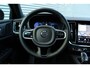 Volvo V60 T6 Automaat Plug-in hybrid AWD Plus Dark | Head-up Display | Harman/Kardon Premium Geluidssysteem | Panoramisch Schuif-/Kanteldak | Adaptieve Cruise Control met Pilot Assist |19" 5-triplespaaks Glossy Black | Lederen Bekleding | Google Navigatiesysteem | 360 Graden Camera | Electronic Climate Controle | Voorstoelen Verwarmd En Elektrische Lendesteunen | Keyless Entry | Elektrische Achterklep | Elektrisch Verstelbare Stoelen Voor Met Memory |Verwarmbare Achterbank |