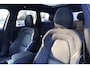 Volvo XC60 2.0 T6 Plug-in Hybrid AWD Plus Dark | Long Range PHEV | Harman Kardon Audio | LED Koplampen Adaptief | Sportstoelen | Panoramadak | 20 inch velgen | Stoel- en stuurverwarming | Google Maps navigatie | Standkachel | Apple Carplay / Android Auto | Volledig Volvo dealer onderhouden |