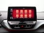 Volkswagen ID.4 First 77 kWh incl wegklapbare trekhaak | SoH 92,6% | Apple Carplay | Wegklapbare trekhaak | Navigatie | Achteruitrij camera | Wifi | Parkeersensoren voor en achter | Voorstoelen verwarmd | Spraakbediening |