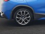 BMW X2 xDrive25e M Sport X PHEV 220pk Dealer O.H. | Trekhaak Afn. | Panodak | Adaptive Cruise | Head Up | Camera | Harman / Kardon | Lederen Competition Stoelen Memory & Verwarmd | Keyless | 19"L.M | Sfeerverlichting | Navigatie | DAB | Plug