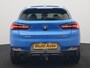 BMW X2 xDrive25e M Sport PHEV 220pk Dealer O.H. | Trekhaak Afn. | Panodak | Adaptive Cruise | Head Up | Camera | Harman / Kardon | Lederen Competition Stoelen Memory & Verwarmd | Keyless | 19"L.M | Sfeerverlichting | Navigatie | DAB | Plug