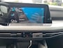 Volkswagen Golf Variant 1.0 eTSI Life Business | 110 PK | Automaat | Ergo Active Massage Stoelen | Stoelverwarming | Parkeersensoren | Navigatie | Carplay / Android Auto
