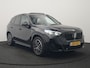 BMW X1 sDrive20i M Sport 170pk Dealer O.H. | Panodak | Lederen Sportstoelen Verwarmd | Adaptive M Onderstel | Widescreen Navi | Camera | Keyless | Adaptive LED | Sfeerverlichting | Apple Carplay | Navigatie | DAB |