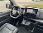 Opel Vivaro-e Electric L3 75 kWh 136pk DC | Dubbele Cabine | STX SPORT | Lederen bekleding STX | STX Pakket | Dakspoiler | Sideskirts | 18 inch zwarte velgen | City Pakket | Comfort Pakket | Exterieur Pakket | Full ECO LED verlichting | Winter Pakket | Houten afwerking laadruimte | Reservewiel | van €57.408 voor €44.995 ex. BTW rijklaar | N306810