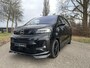 Opel Vivaro-e Electric L3 75 kWh 136pk DC | Dubbele Cabine | STX SPORT | Lederen bekleding STX | STX Pakket | Dakspoiler | Sideskirts | 18 inch zwarte velgen | City Pakket | Comfort Pakket | Exterieur Pakket | Full ECO LED verlichting | Winter Pakket | Houten afwerking laadruimte | Reservewiel | van €57.408 voor €44.995 ex. BTW rijklaar | N306810