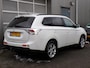 Mitsubishi Outlander 2.0 Intense+ Clima/Navi/Camera!! 7 Zits!!