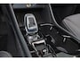 Volvo XC40 B3 Plus Dark - Panorama/schuifdak - IntelliSafe Assist & Surround - 360º Camera - Harman/Kardon audio - Verwarmde voorstoelen & stuur - Parkeersensoren voor & achter - Elektr. bedienb. voorstoelen met geheugen links - Draadloze tel. lader - Extra getint glas - 18' LMV