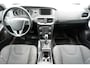 Volvo V40 Cross Country D3 AUT6 150PK Summum, Verwarmbare stoelen voor & achter, 17” Lichtmetalen velgen, Park Assist achter met camera, Cruise Control, Sensus Full Map navigatie, Bluetooth telefoonvoorbereiding