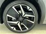 Peugeot 208 GT Hybrid 145pk Automaat | Navigatie | Camera v+a | Climate Control | Adaptieve Cruise Control | Parkeersensoren v+a | Dodehoeksensor | Armsteun | Keyless | Digitaal instrumentenpaneel | Draadloze Apple Carplay / Android Auto + telefoonlader | DAB+ radio | Full Led koplampen | Donker getint glas | 17" lichtmetalen velgen |
