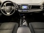 Toyota RAV4 2.5 Hybrid Sport 197Pk Automaat (NAVIGATIE, CAMERA, TREKHAAK, STOELVERWARMING, SPORTSTOELEN, GETINT GLAS, KEYLESS, CRUISE, NIEUWSTAAT)