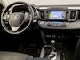 Toyota RAV4 2.5 Hybrid Sport 197Pk Automaat (NAVIGATIE, CAMERA, TREKHAAK, STOELVERWARMING, SPORTSTOELEN, GETINT GLAS, KEYLESS, CRUISE, NIEUWSTAAT)