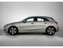 Mercedes-Benz A-klasse 180 Business Solution Luxury Ledkoplampen | Sfeerverlichting | Stoelverwarming | Parkeerpakket met achteruitrijcamera. Inclusief 48 maanden MB Certified garantie voor Europa.