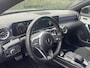 Mercedes-Benz CLA Shooting Brake 180 Business Solution AMG | PANORAMADAK | SFEERVERLICHTING | STOELVERWARMING | APPLE CARPLAY |