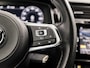 Volkswagen Golf 1.0 TSI R-Line Highline Sport Automaat (2X R-LINE, BLACK PACK, VIRTUAL COCKPIT, APPLE CARPLAY, GROOT NAVI, CAMERA, GETINT GLAS, LED KOPLAMPEN, SPORTSTOELEN, ADAPTIVE CRUISE, NIEUWSTAAT)